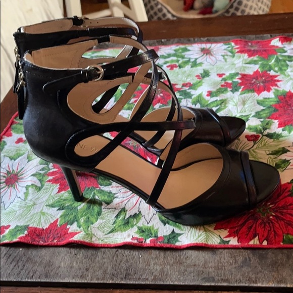 Nine West leather heels size 8 never worn - Picture 2 of 12